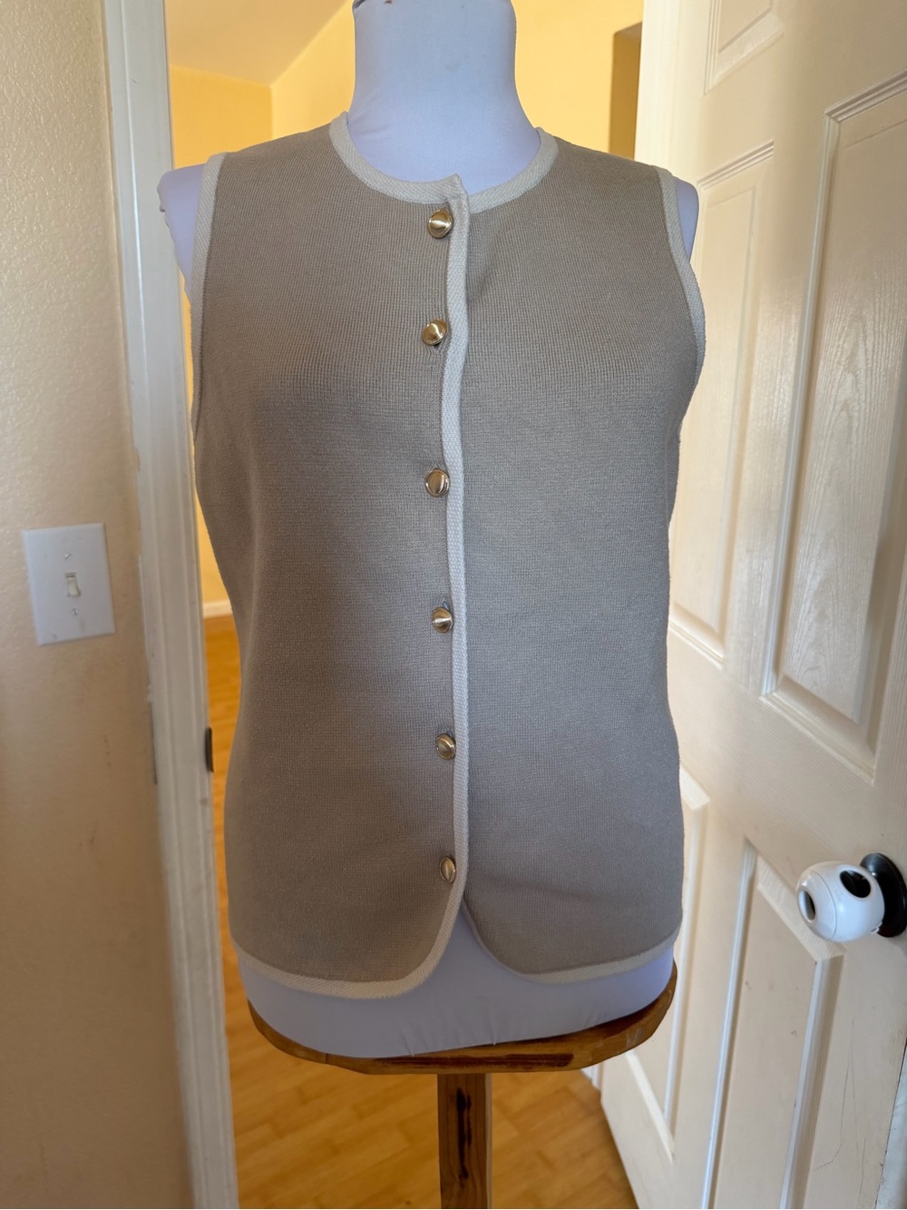 Abercrombie & Fitch Beige Knit Sleeveless Vest with Cream Trim